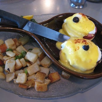 Egg Harbor Café - Barrington Benedict - Breakfast & Brunch Near Me - Arlington Heights, Illinois