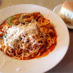 Chianti's Cafe - Mussels, shrimp, sausage and bell peppers with a tomato Rosemary sauce and linguine yum!