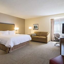 Hampton Inn Waterville - Guest room