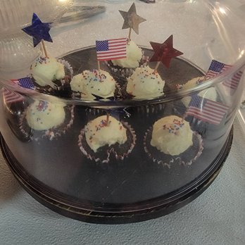 Rollin' Bean Coffee - Cupcakes - Ice Cream & Frozen Yogurt Near Me - Caddo Mills, Texas