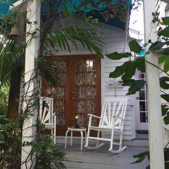 Key West Harbor Inn - Curaçao Room, Key West Harbor Inn - Bed & Breakfast Near Me - Key West, Florida Key West Harbor Inn - Curaçao Room, Key West Harbor Inn - Bed & Breakfast Near Me - Key West, Florida