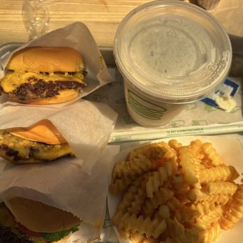 Shake Shack Upper West Side - View - Fast Food Near Me - New York, New York Shake Shack Upper West Side - View - Fast Food Near Me - New York, New York