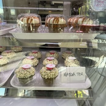 A Sweets Girl - Variety of cupcakes is a specialty of the venue - Bakeries Near Me - Chicago, Illinois