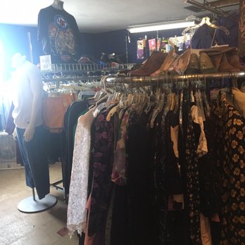 Moon Zooom - Used, Vintage & Consignment Near Me - San Jose, California Moon Zooom - Used, Vintage & Consignment Near Me - San Jose, California