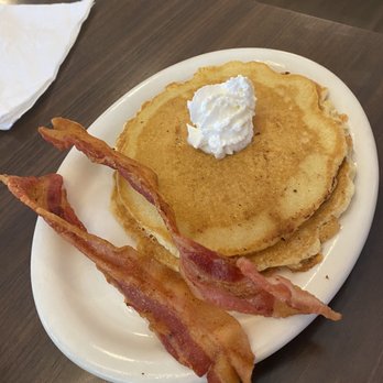 Village Kitchen - Kid pancakes & bacon - American Near Me - Ann Arbor, Michigan