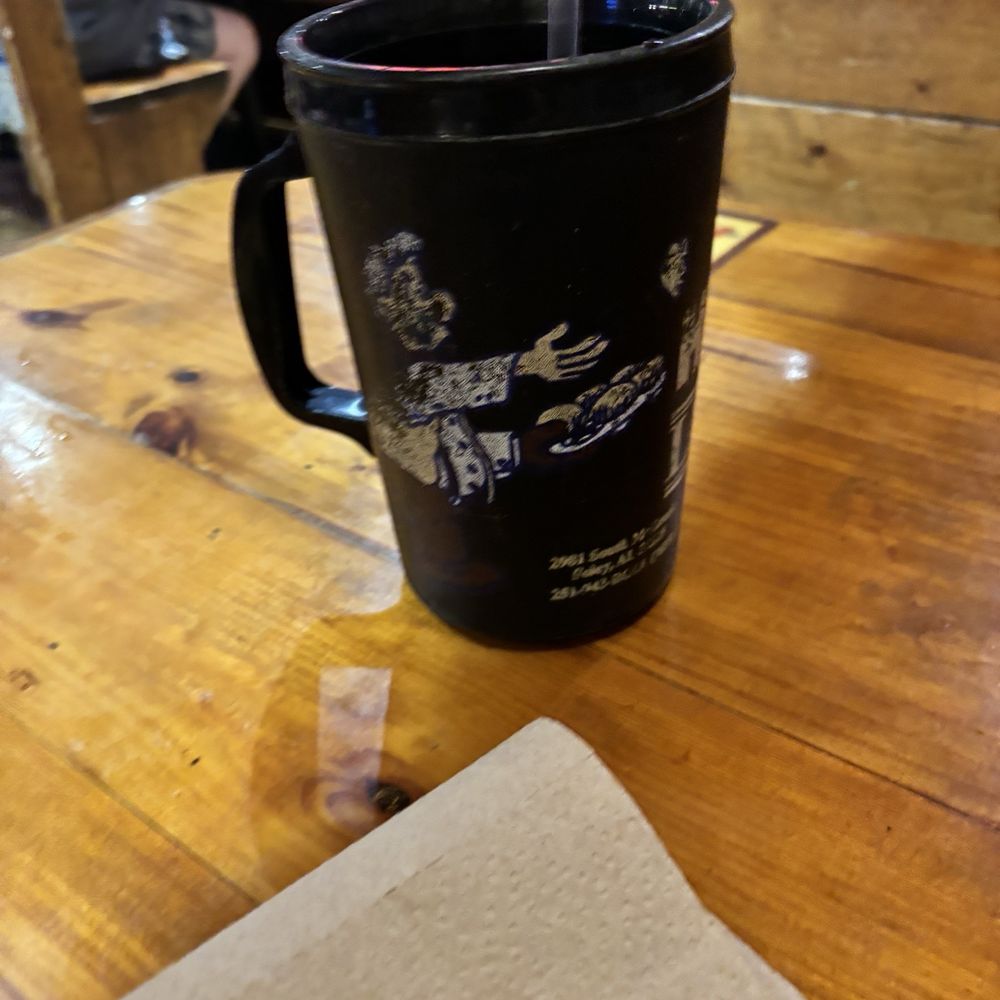 Lamberts Cafe - Extra large, sweet tea, standard size - American Near Me - Sikeston, Missouri Lamberts Cafe - Extra large, sweet tea, standard size - American Near Me - Sikeston, Missouri