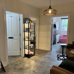 Planet Salon - See how bright and airy it is?