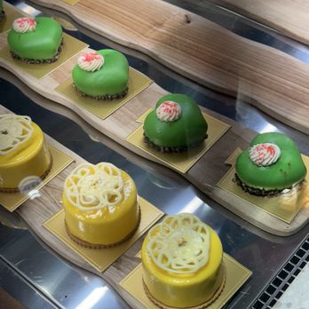 Paolo Fontanot Bakery - dessert selections - Bakeries Near Me - Miami, Florida Paolo Fontanot Bakery - dessert selections - Bakeries Near Me - Miami, Florida
