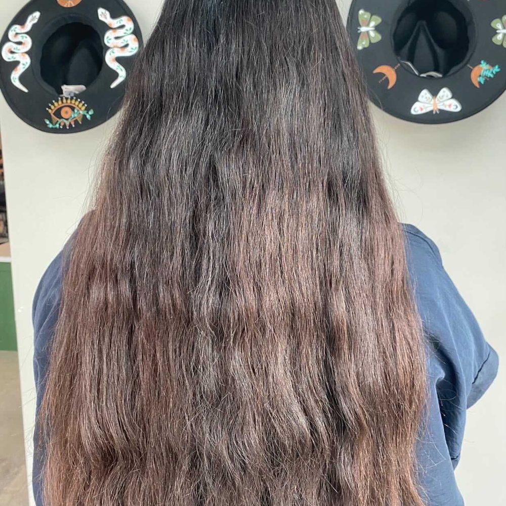 Deep Roots Salon - Before photo - Hair Salons Near Me - Cedar Park, Texas Deep Roots Salon - Before photo - Hair Salons Near Me - Cedar Park, Texas