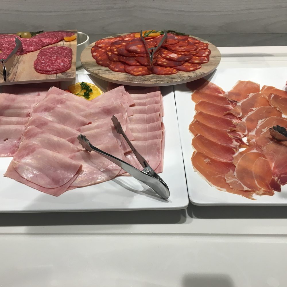 Courtyard Marriott - Breakfast buffet - Hotels Near Me - Madrid, M