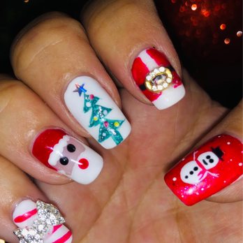 La Nails Salon - Christmas Nails - Nail Salons Near Me - Cerritos, California