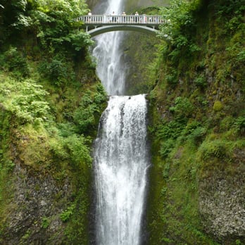 Multnomah Falls - View of the falls from the lodge level - Hiking Near Me - Bridal Veil, Oregon Multnomah Falls - View of the falls from the lodge level - Hiking Near Me - Bridal Veil, Oregon