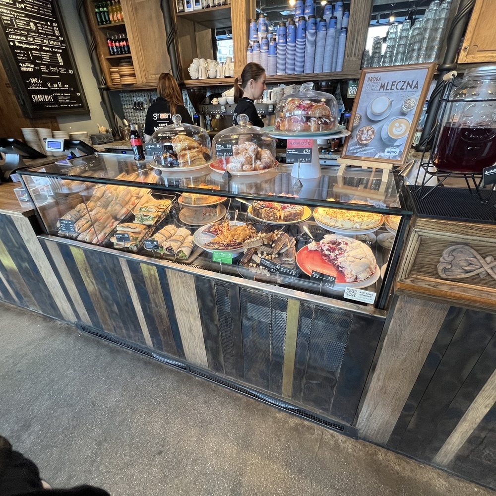 Green Caffè Nero - Coffee & Tea Near Me - Warsaw, MZ
