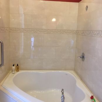 Camellia Rose Inn - My favorite part- the tub! - Hotels Near Me - Gainesville, Florida Camellia Rose Inn - My favorite part- the tub! - Hotels Near Me - Gainesville, Florida