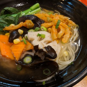 Yiwanmen - Veggie noodle soup in beef broth - Noodles Near Me - New York, New York Yiwanmen - Veggie noodle soup in beef broth - Noodles Near Me - New York, New York