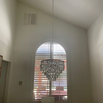 Israelectric - Chandelier placed. - Electricians Near Me