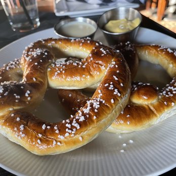 The Standard Pour - Pretzel - New American Near Me - Dallas, Texas