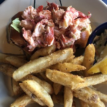 Boston Sail Loft - New England Lobster Roll - Bars Near Me - Boston, Massachusetts
