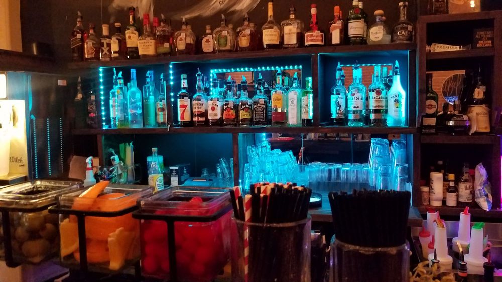 J Jayz Bar and Grill