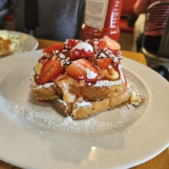 The Peach Cafe - Strawberry shortcake! Yum - New American Near Me - Monrovia, California