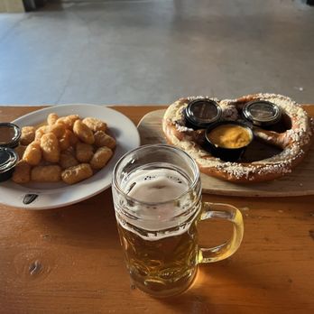 Plattduetsche Park - Beer tots and pretzel - German Near Me - Franklin Square, New York