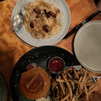 Silverlake Bistro - Silverlake Burger and Gnocchi Mac & Cheese. Look at the pork belly in there! - American Near Me - Miami Beach, Florida Silverlake Bistro - Silverlake Burger and Gnocchi Mac & Cheese. Look at the pork belly in there! - American Near Me - Miami Beach, Florida