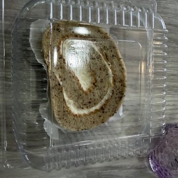 Bloom Tea - Earl Grey roll cake - Bubble Tea Near Me - Alexandria, Virginia