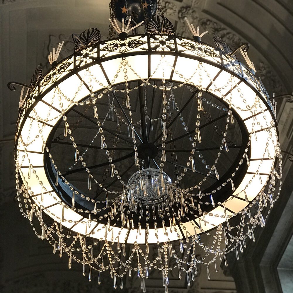 Koninklijk Paleis Amsterdam - Lights are on, I think. - Landmarks & Historical Buildings Near Me - Amsterdam, New Hampshire