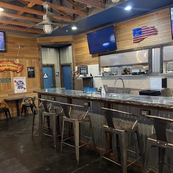Lincoln Avenue Brewery - Long countertop available - Brewpubs Near Me - Calistoga, California Lincoln Avenue Brewery - Long countertop available - Brewpubs Near Me - Calistoga, California