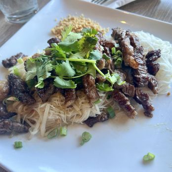 Thai On Fire - Garlic Beef Noodle - Thai Near Me - Fountain Valley, California Thai On Fire - Garlic Beef Noodle - Thai Near Me - Fountain Valley, California