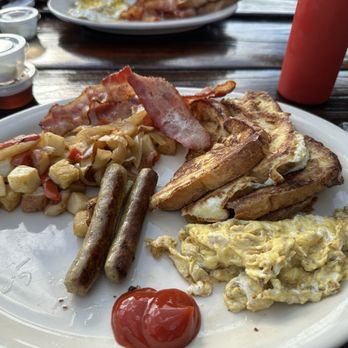 Finns Beachside Pub - Big Kaluna - New American Near Me - Flagler Beach, Florida