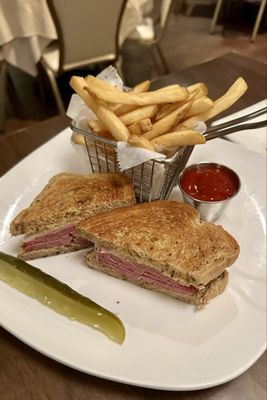 Finn MacCools by null