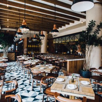 L'Amico - L'Amico Dining Room - Italian Near Me - New York, New York
