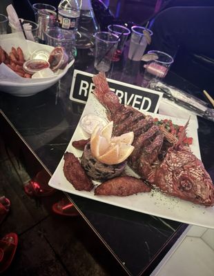 Signature Lounge by null