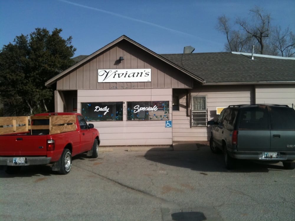 VIVIAN’S CAFE Updated October 2024 411 E Highway 62, Verden