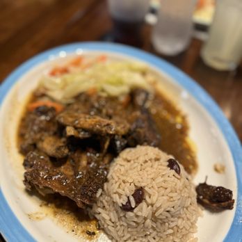 Gladys' Cafe - Brown stew chicken - Caribbean Near Me - Charlotte Amalie, Virgin Islands Gladys' Cafe - Brown stew chicken - Caribbean Near Me - Charlotte Amalie, Virgin Islands