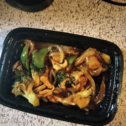 Chi's Wok - Supposed to be Szechwan chicken and pepper steak....