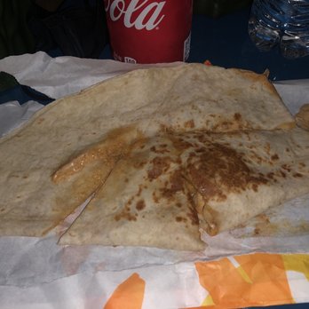 Taco Bell - This is supposed to be a chicken quesadilla - Fast Food Near Me - Glasgow, Kentucky Taco Bell - This is supposed to be a chicken quesadilla - Fast Food Near Me - Glasgow, Kentucky