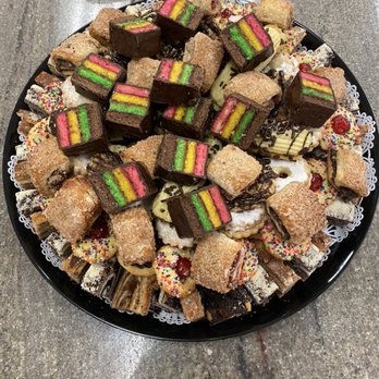 Middle Neck Glatt - Beautiful cookie platters! Made fresh to order! - Delis Near Me - Great Neck, New York