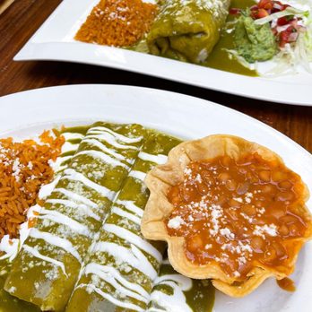 Los Agaves - Enchiladas Verdes | @foodwithkristie - Tacos Near Me - Santa Barbara, California Los Agaves - Enchiladas Verdes | @foodwithkristie - Tacos Near Me - Santa Barbara, California
