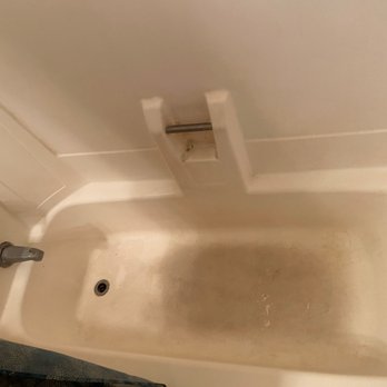 24 Hour Bath - Before Refinishing - Refinishing Services Near Me - San Diego, California 24 Hour Bath - Before Refinishing - Refinishing Services Near Me - San Diego, California