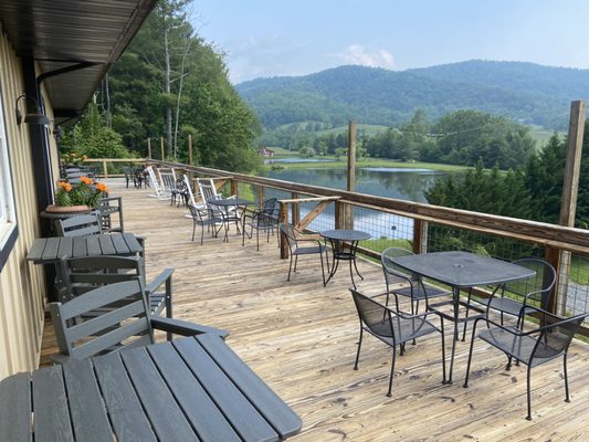 Quièvremont Vineyard & Winery by null