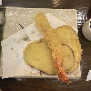 Chiba-Ken Restaurant - Shrimp & sweet potato tempura, crunch & delicious! - Sushi Bars Near Me - Honolulu, Hawaii