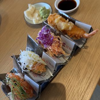 Domo Domo - Open faced Hand roll set (4 kinds) Spicy tuna / salmon cream cheese / spicy crab / shrimp tempura - Japanese Near Me - Ewa Beach, Hawaii Domo Domo - Open faced Hand roll set (4 kinds) Spicy tuna / salmon cream cheese / spicy crab / shrimp tempura - Japanese Near Me - Ewa Beach, Hawaii