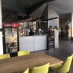Artisans Market & Bistro