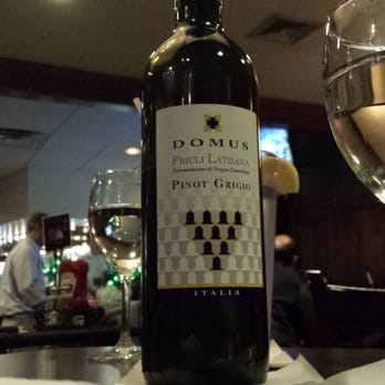 Union Grill - 10$ wine bottle. Not bad! - American Near Me - Pittsburgh, Pennsylvania