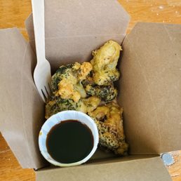Tempura broccoli Tempura broccoli