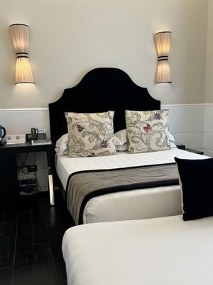 The Independent Hotel by null