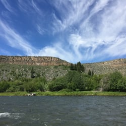 Montana Spirit Guest Lodge - Just down river on the Madison