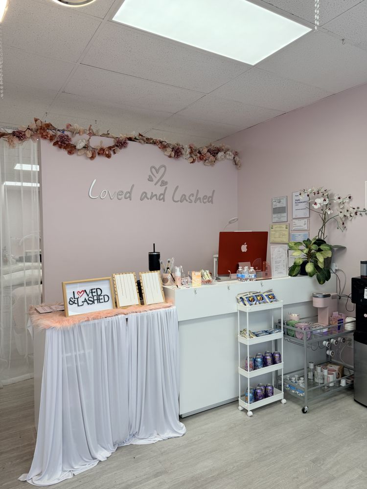 Loved and Lashed Logo